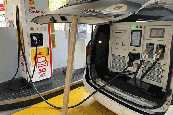 Emergency mobile EV charging system use scenario - 4